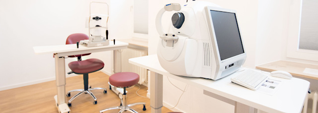Untersuchung Augenarztpraxis Sinsheim