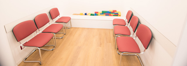 Kinder-freundlicher Wartebereich in Sinsheim